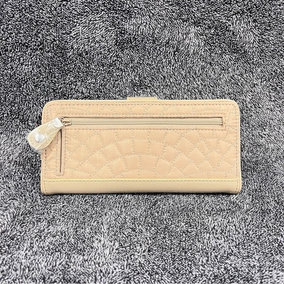 Vera Bradley quilted tab wallet in a tan/beige color NWOT - Picture 2 of 13
